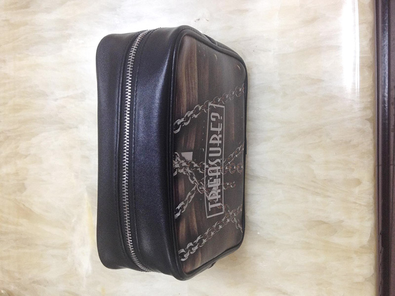 印衣服的熱轉(zhuǎn)印機多少錢？如何選購適合的設備？